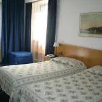酒店 Plinio 3*