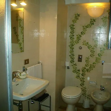 Otel Plinio 3*