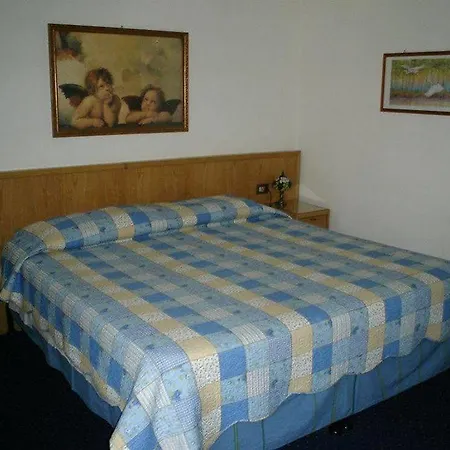 Plinio Hotel 3*