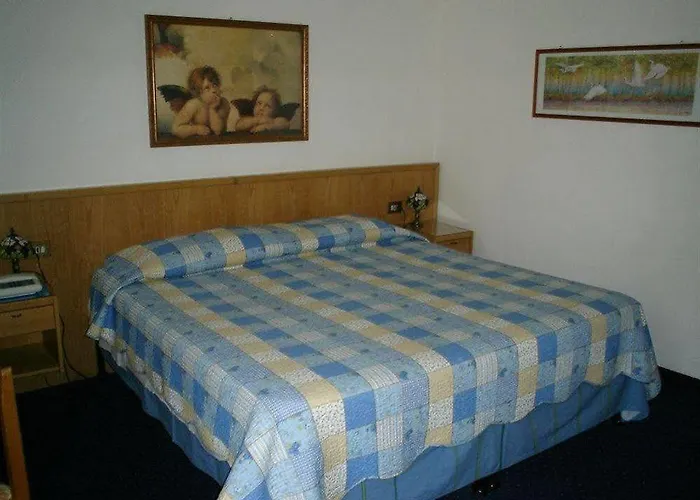 Plinio Hotel 3*